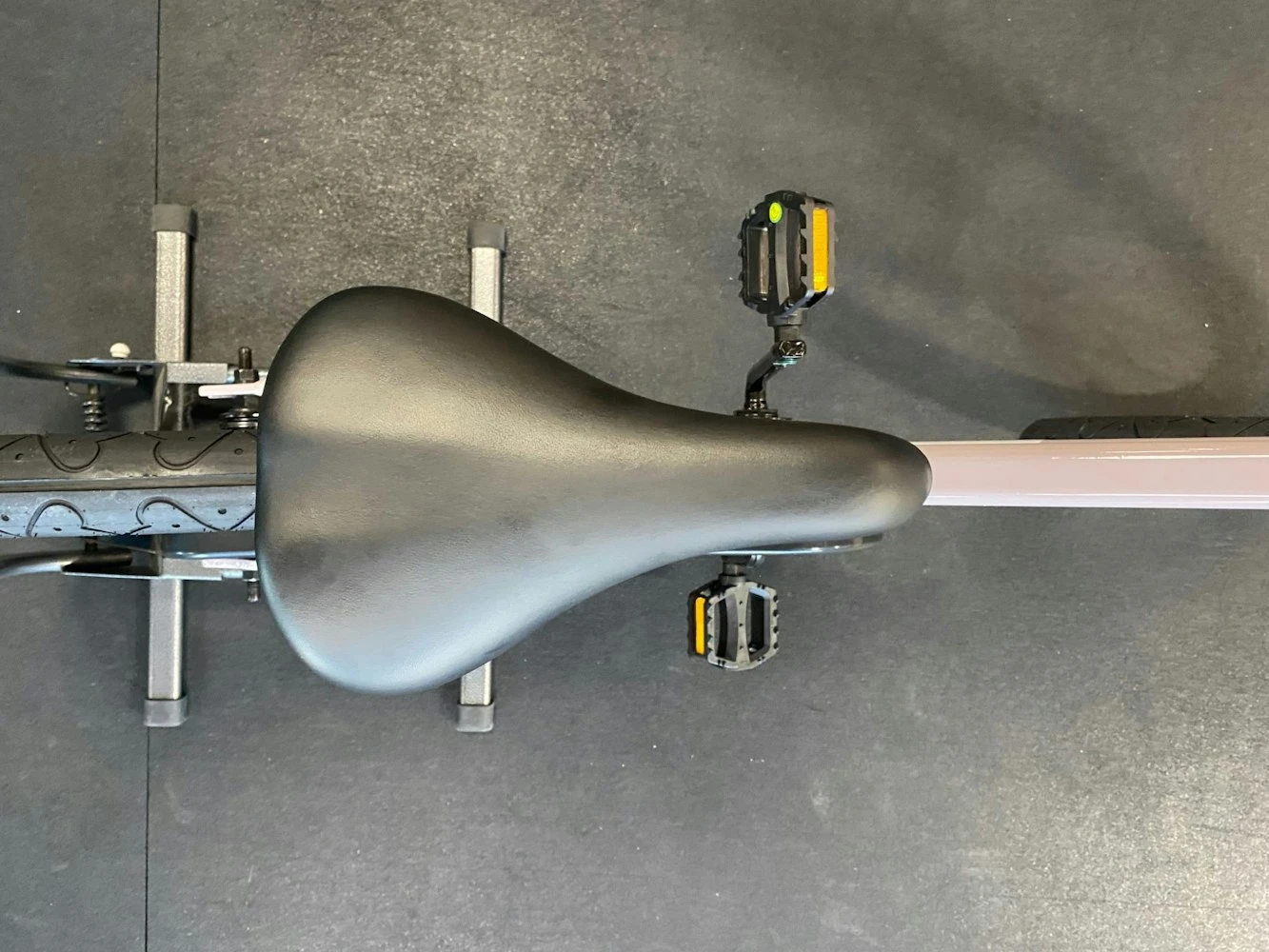 Batch Bicycles Batch 20" Kids Bicycle Vapor Grey 2022 - Image 2