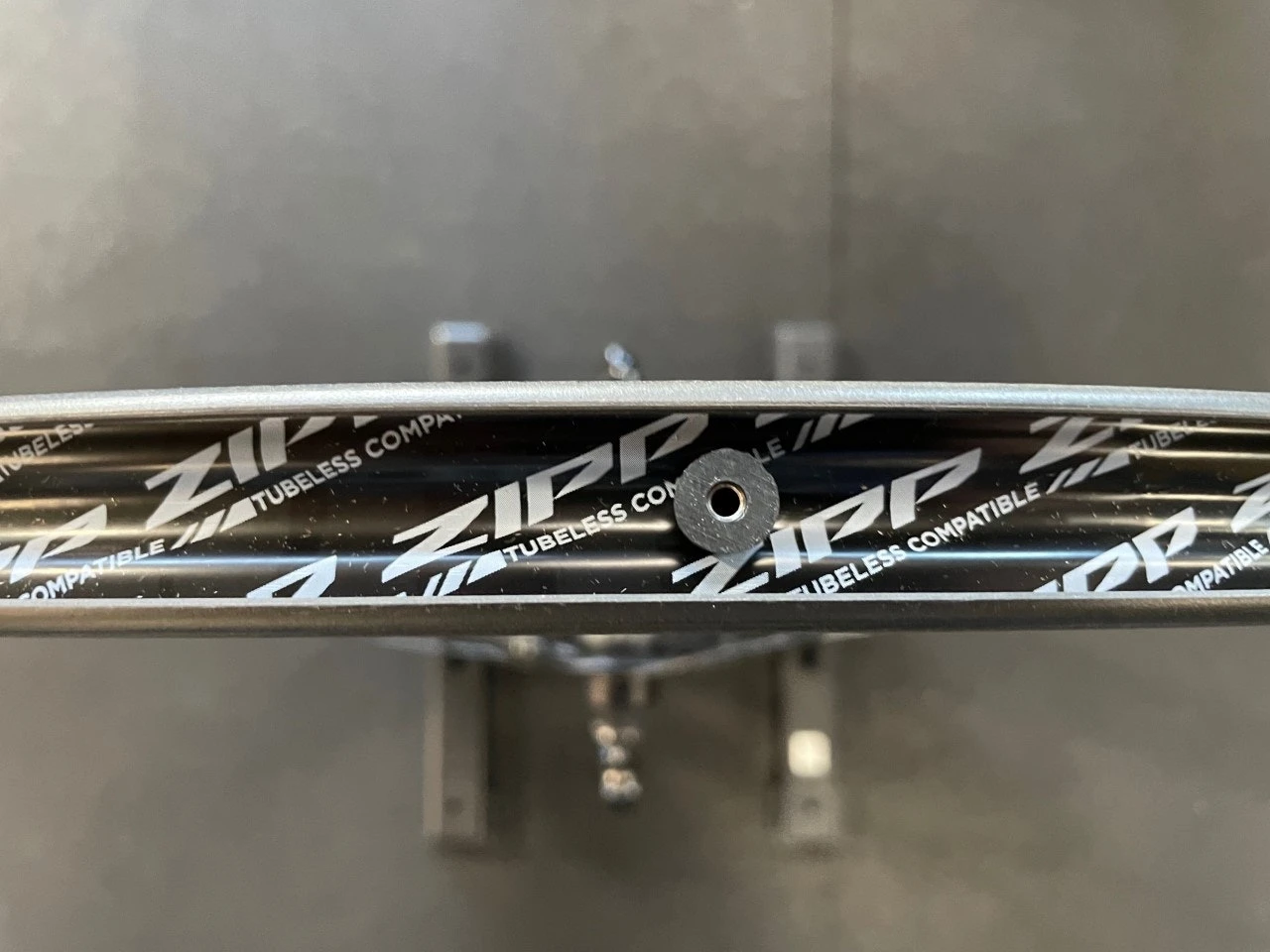 Zipp 808 Firecrest Carbon Tubeless Rim Brake Wheelset SRAM 10/11sp - Image 6