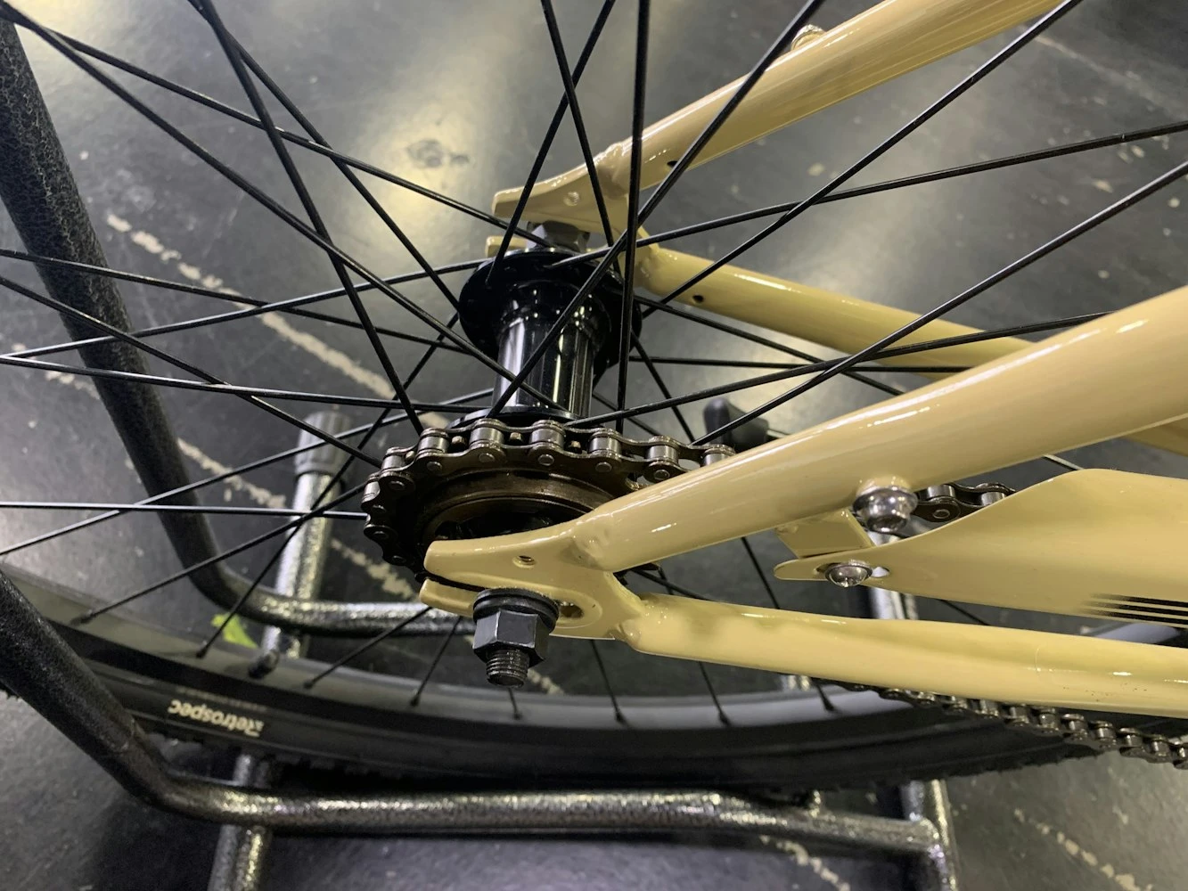 Retrospec Sully Klunker-Style Single-Speed Bike - Desert Sand 2022 - Image 8